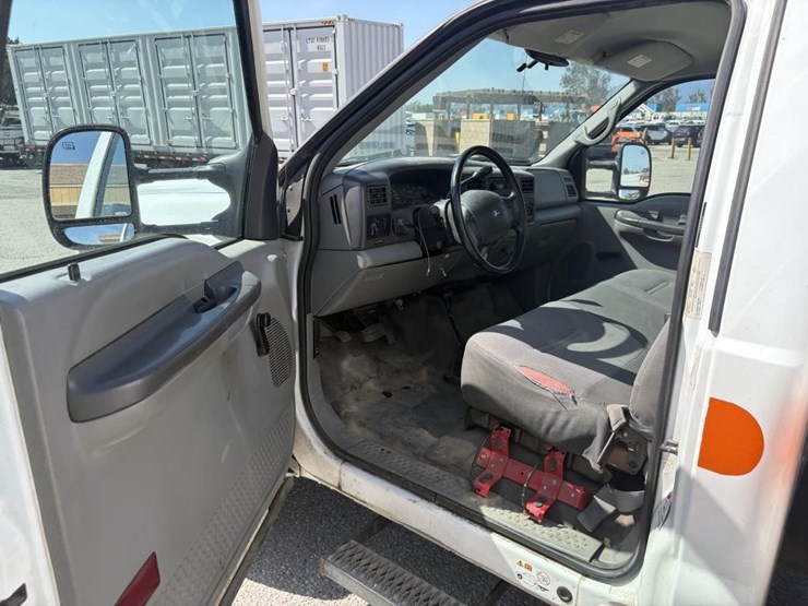 2002-ford-f450-image-12