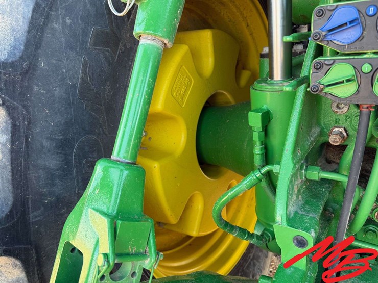 2020-john-deere-8r-410-image-11