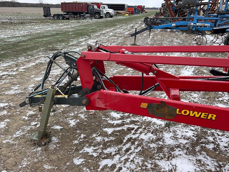 28.5'-sunflower-5035-field-cultivator-image-34