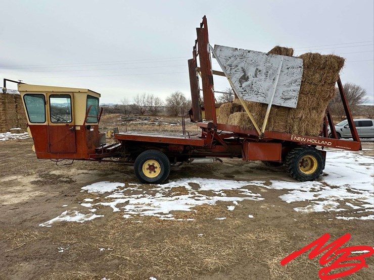 new-holland-1048-image-2