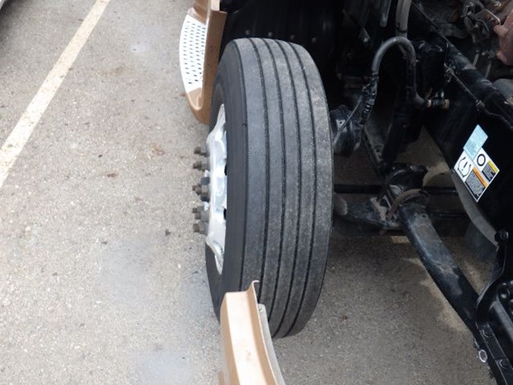 2022-kenworth-t680-image-26