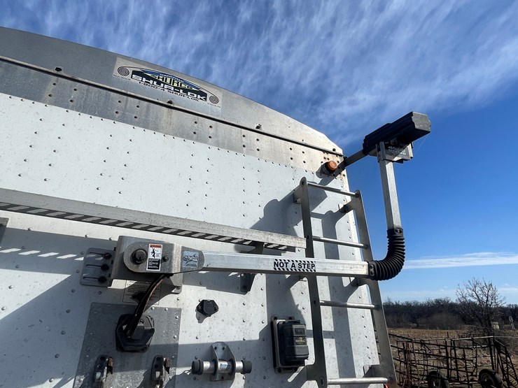 2000-cornhusker-hopper-image-34