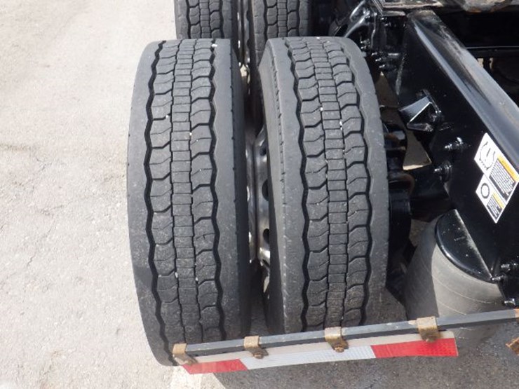 2024-kenworth-t680-image-15