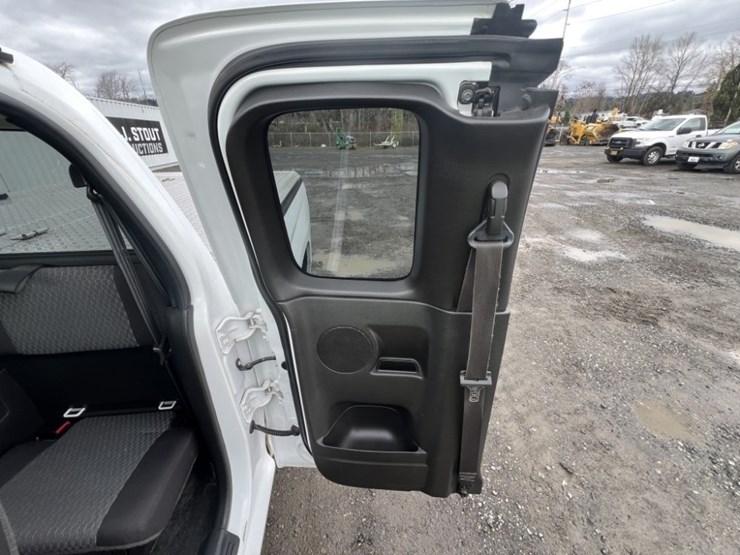 2012-chevrolet-colorado-image-25