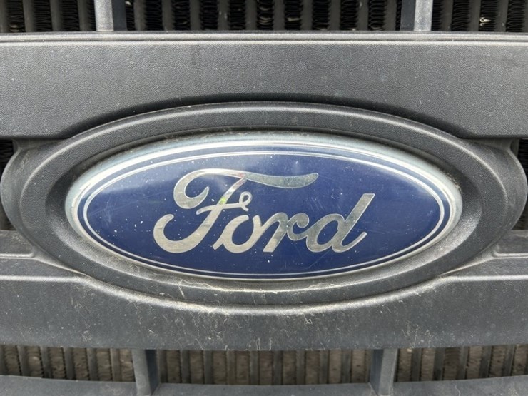 2010-ford-f550-xl-sd-image-9