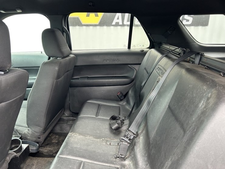 2016-ford-explorer-image-22