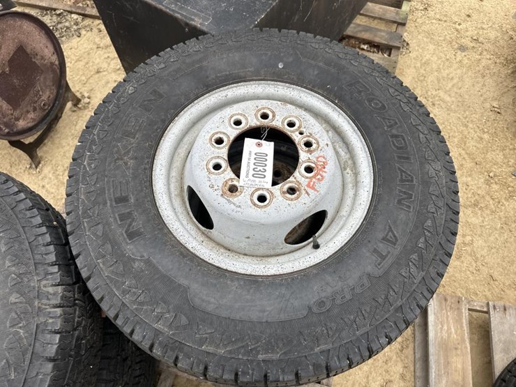 #30-•-(6)-f450-10-lug-rims-lt235/85r16-image-6