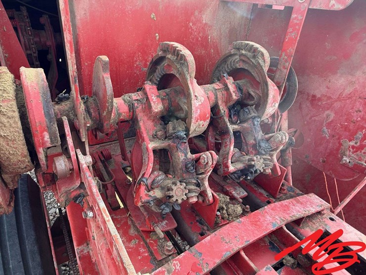 new-holland-426-image-8