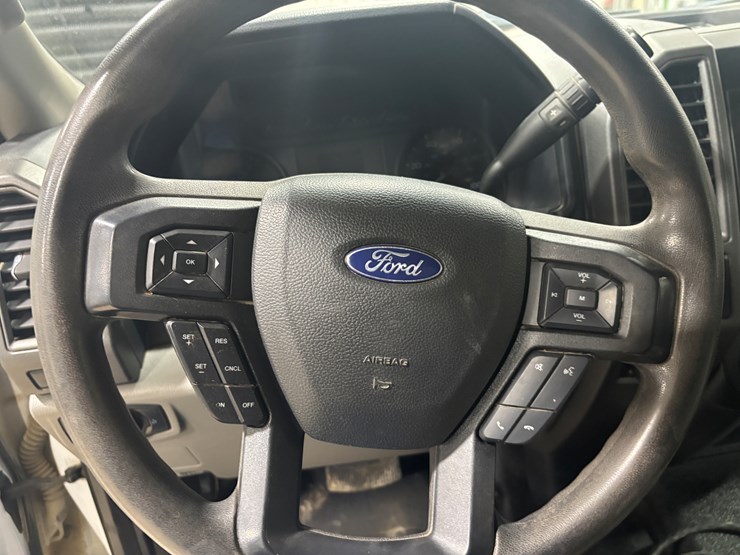 2022-ford-f550-sd-image-46