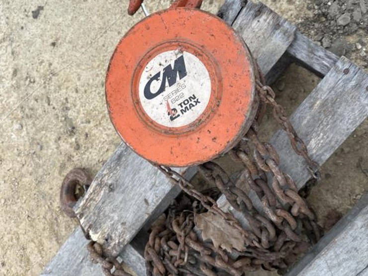 #89-•-2-ton-chain-hoist-image-1