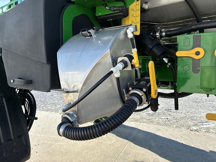 2022-john-deere-410r-image-44