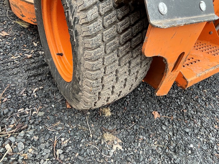 #1015-•-scag-v-ride-lawn-mower-(fall-creek,-wi)-image-33