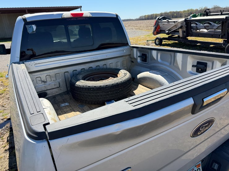 2017-ford-f150-image-16