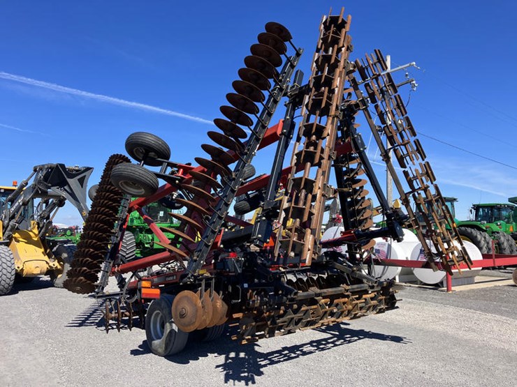 case-ih-340-image-14