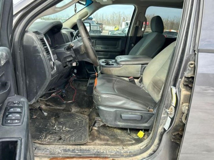 2014-ram-2500-hd-image-25