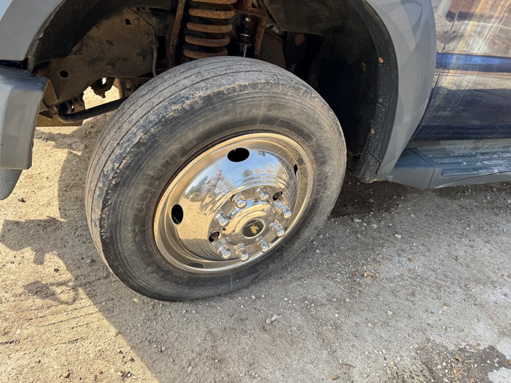 2012-ford-f550-xlt-image-11