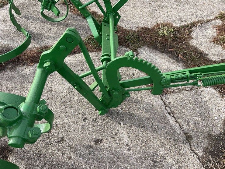 john-deere-one-row-mounted-cultivator-image-20
