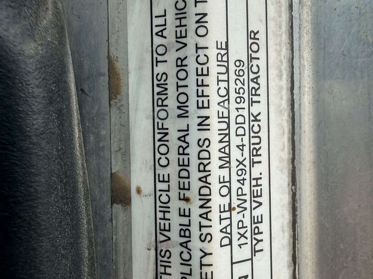 2013-peterbilt-388-image-40