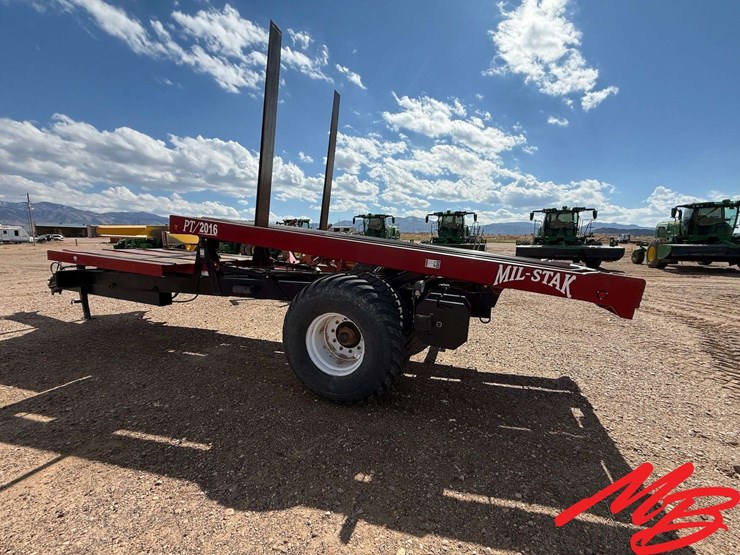 mil-stak-pt/2016-large-bale-stacker-image-5