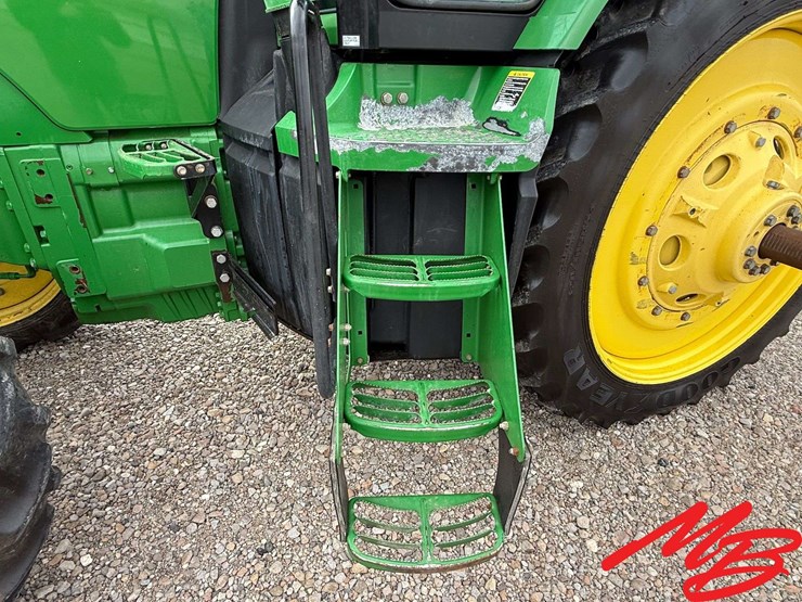 2012-john-deere-8285r-image-17
