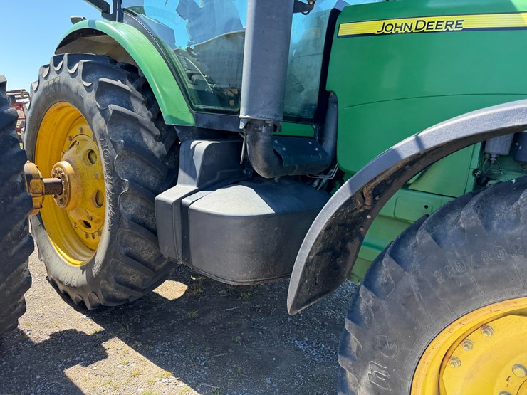 2010-john-deere-8270r-image-39