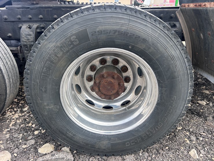 1998-peterbilt-379-image-89