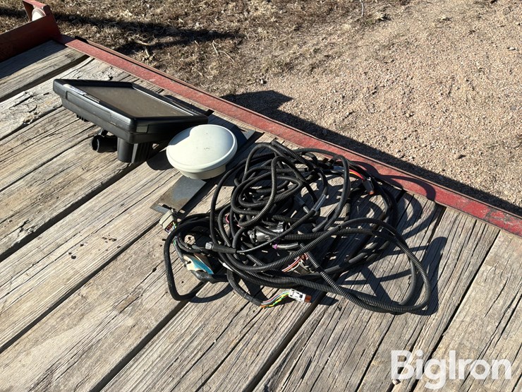 trimble-display-&-receiver-image-5