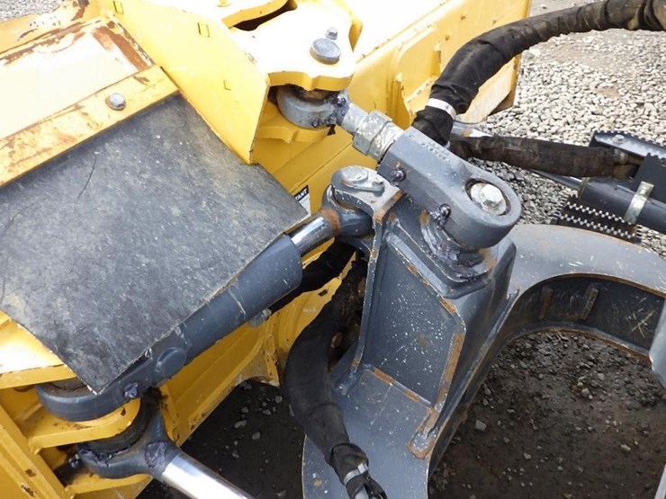 2019-deere-450k-lgp-image-15