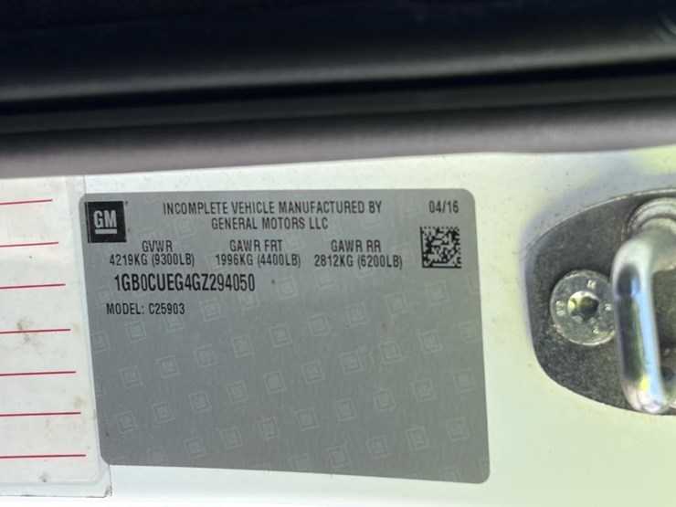 2016-chevrolet-2500-image-33