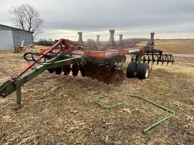 #1079-•-brillion-land-commander-v-ripper-(nelson,-wi)-image-1