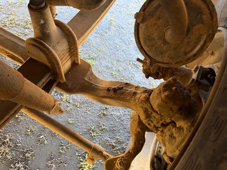 #42453-•-1996-freightliner-daycab-truck-tractor-vin:-1fupdcxb8th744360-image-43