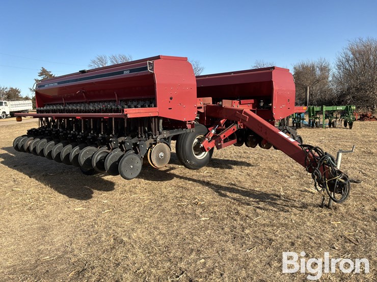 case-ih-5500mtdr-grain-drill-image-3