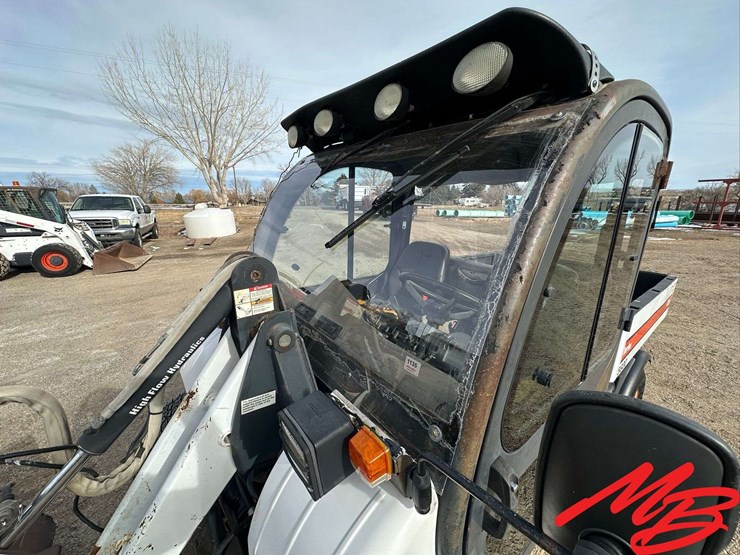 2005-bobcat-toolcat-5600-image-35