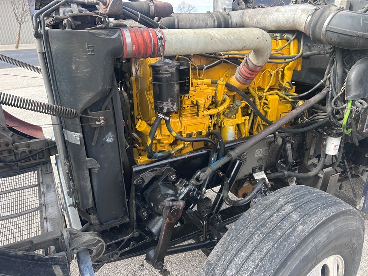 2000-peterbilt-379-image-63