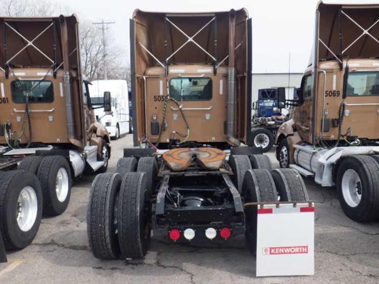 2022-kenworth-t680-image-12