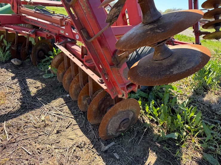 case-ih-3900dh-image-17