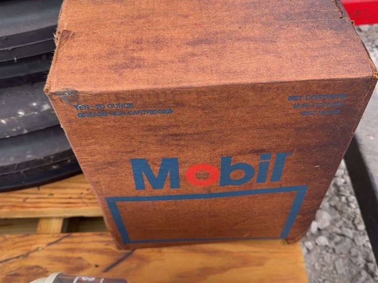 tractor-tires,-grease-and-air-cleaner-image-13