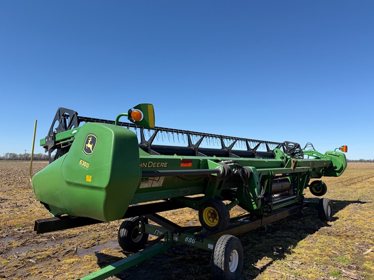 2013-john-deere-630d-image-1