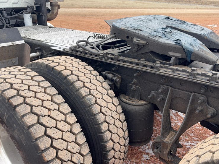 international-8600-image-16