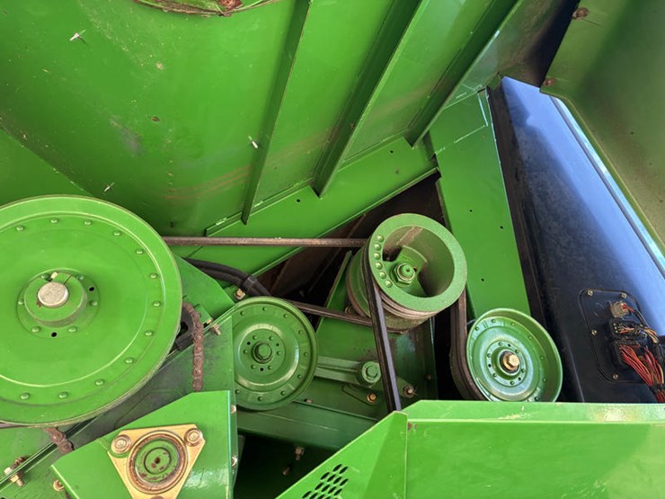 2005-john-deere-9660-sts-image-58