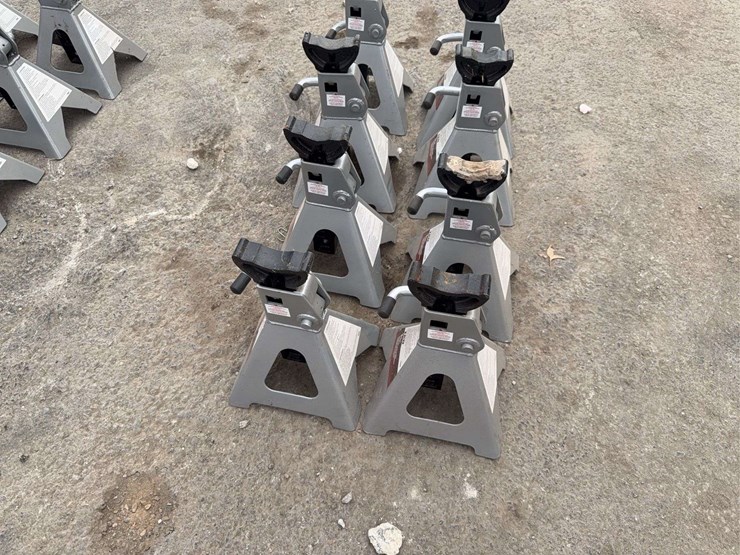 (8)-3-ton-jack-stands-image-4