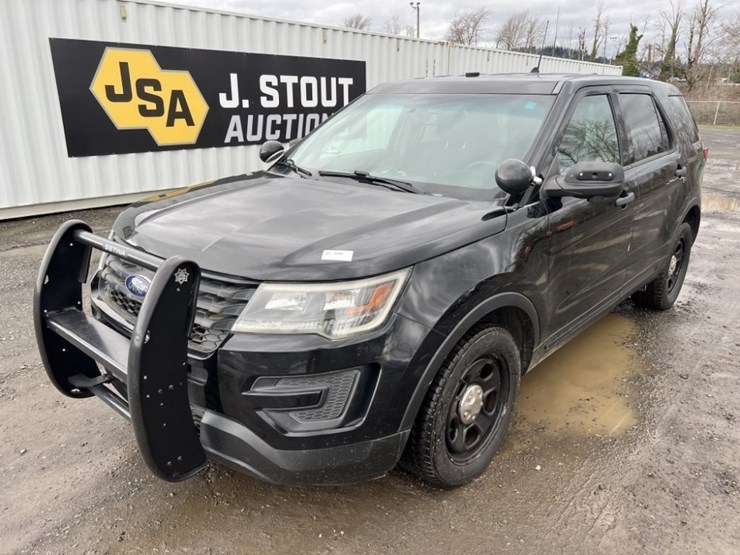 2016-ford-explorer-image-1