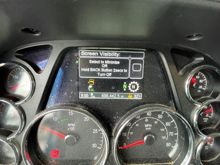 2019-peterbilt-579-image-55