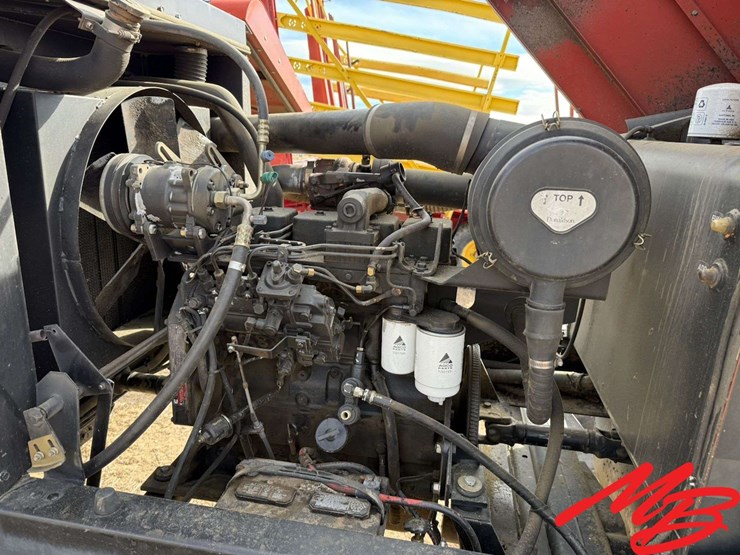 hesston-8450-image-43