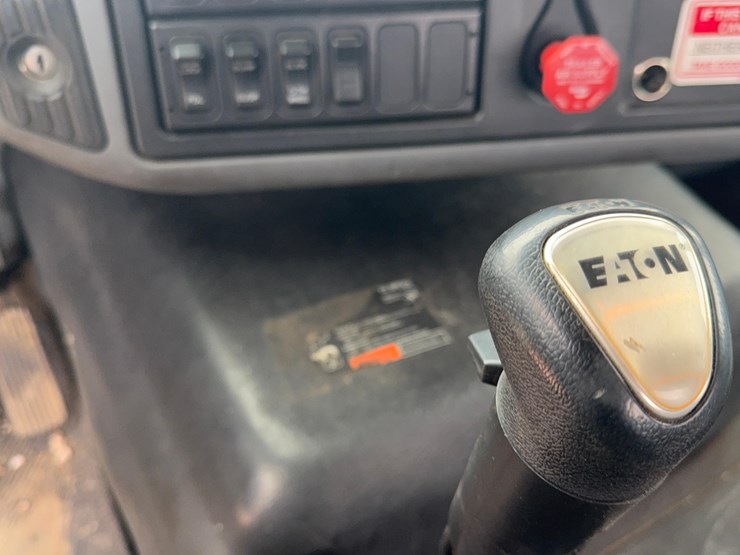 international-8600-image-30