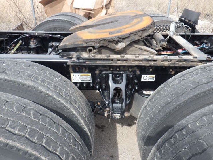 2022-kenworth-t680-image-8