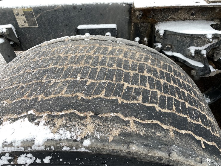 2019-peterbilt-579-image-21