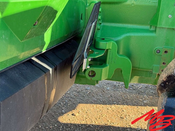 2020-john-deere-8r-250-image-12