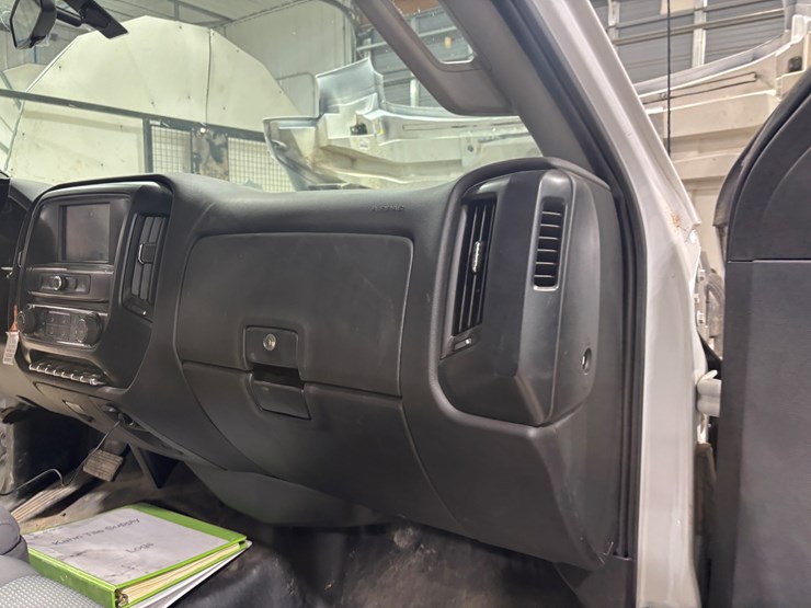 #2331-•-2022-chevrolet-5500-hd-flatbed-truck-image-42