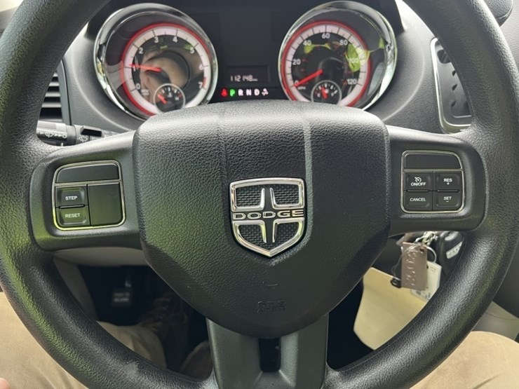 2012-dodge-grand-caravan-image-32